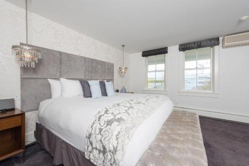 Relais Chateaux Camden Harbour Inn